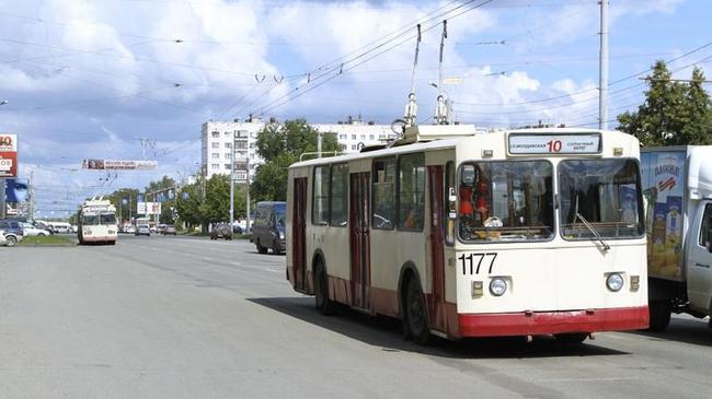 Затянувшийся ремонт дорог снова оставил жителей Ленинского района без троллейбусов