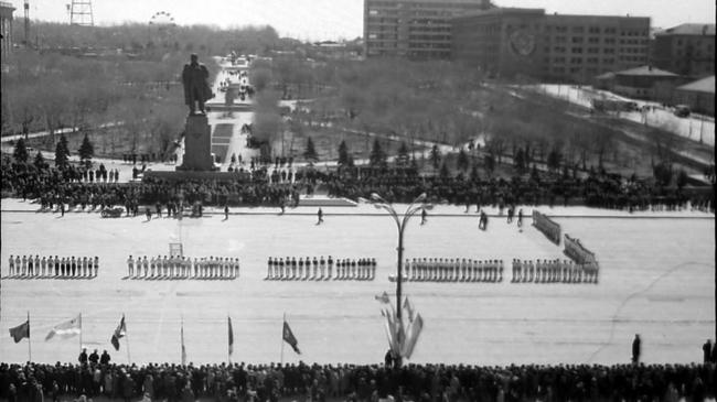 1966 год, майский парад на Площади Революции.