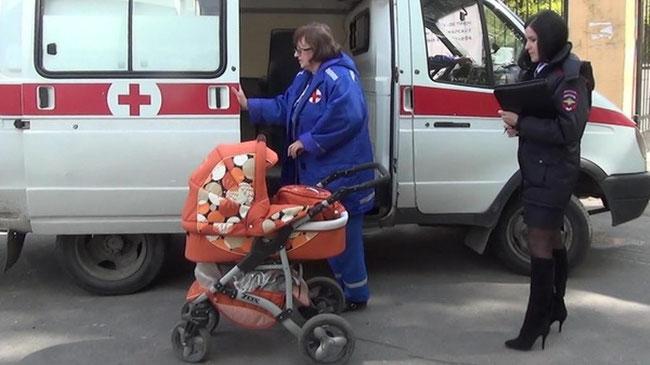Семейную пару, забывшую коляску с младенцем в парке Челябинска, лишили родительских прав