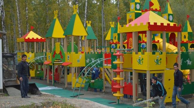 Горки, лабиринты, турники: обновлённую «Поляну сказок» в парке Тищенко откроют в октябре