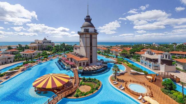 В Турцию полетят первые чартеры с туристами. Какова цена отдыха на открытом для россиян курорте?
