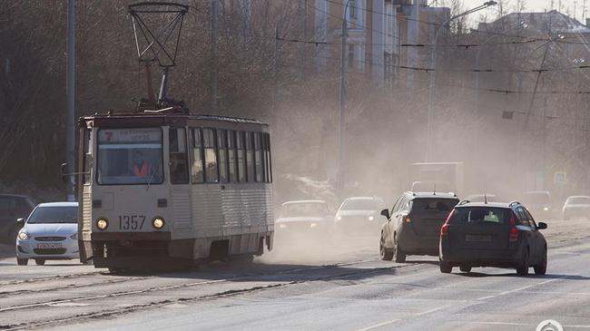 В Челябинске учителя забыли шестилетнего мальчика в трамвае