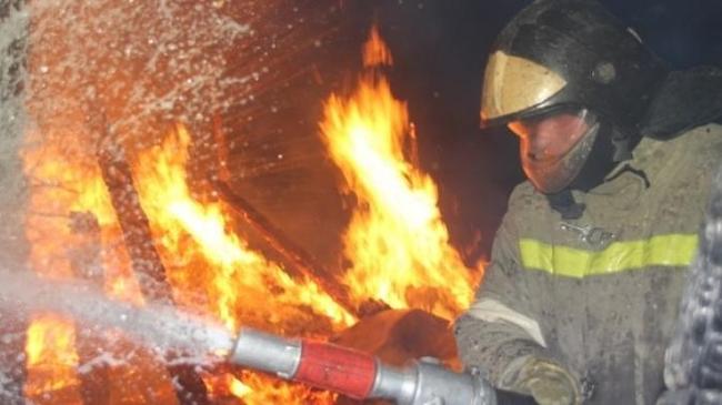 На заводе в Челябинске вспыхнул пожар – тушили 48 человек