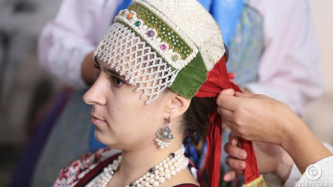 Челябинцам показали обряд русской традиционной свадьбы