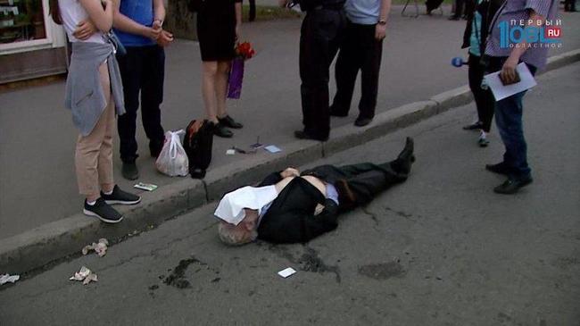 Мужчина скончался в центре Челябинска, не дождавшись приезда медиков