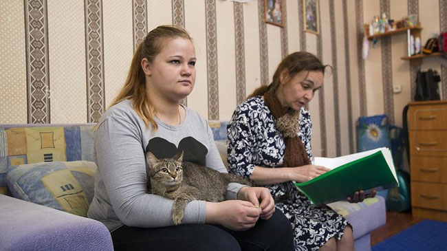 Помощи ждать неоткуда: сироту с двумя детьми под Челябинском выселяют на улицу