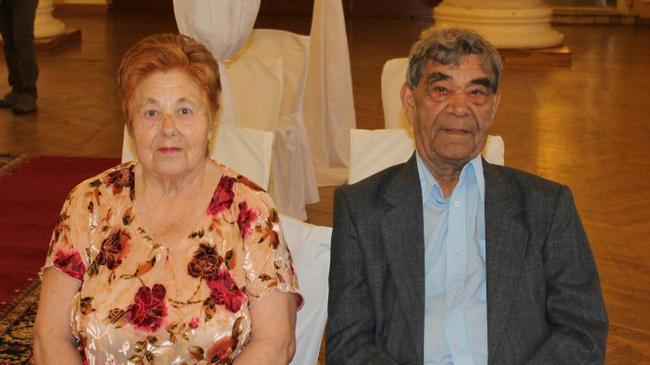 Пожилые влюбленные из Челябинска уехали в медовый месяц спустя 60 лет совместной жизни