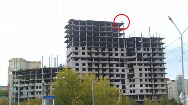 Подростки сделали опасные селфи на 17 этаже недостроя в центре Челябинска 