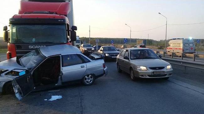 Смертельное ДТП с участием грузовика произошло на опасном развороте под Челябинском