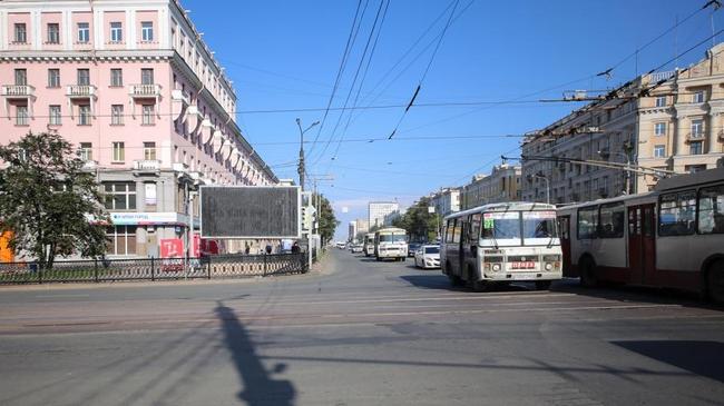 Из-за укладки асфальта в центре Челябинска закрыли движение троллейбусов