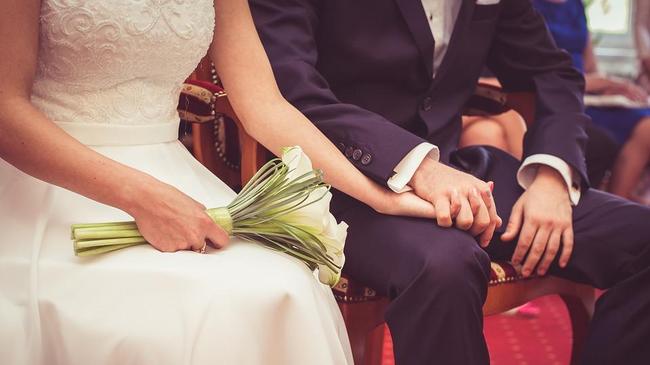 Женитьба с расчётом. В России планируют ввести обязательные брачные контракты