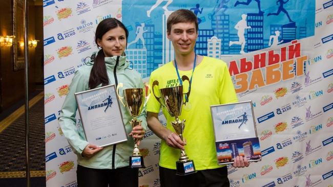 Самыми быстрыми бегунами по челябинскому небоскребу оказались спортсмены из Екатеринбурга и Златоуста