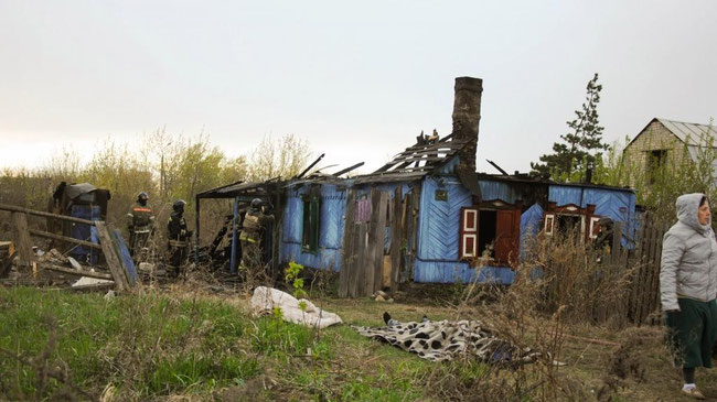 Трое мужчин погибли в пожаре частного дома в Челябинске