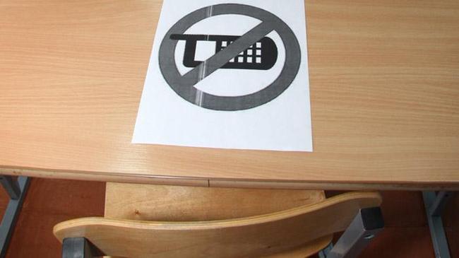 В школах запретят смартфоны?