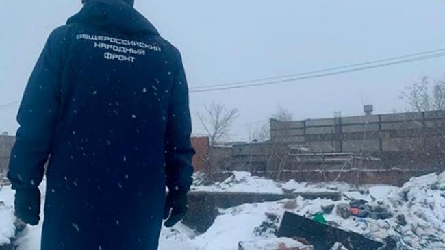 ❗☣ В Челябинске активисты обнаружили гигантскую свалку, куда тоннами сваливают строительный и бытовой мусор. 