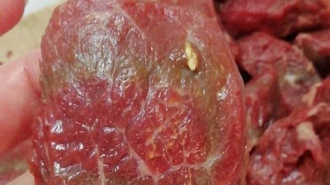 «Какая гадость». Жительница Урала пришла в ужас от купленного мяса 