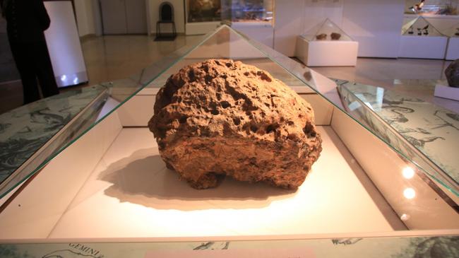 Российские ученые обнаружили, что Челябинский метеорит попал на Землю после "космического ДТП"