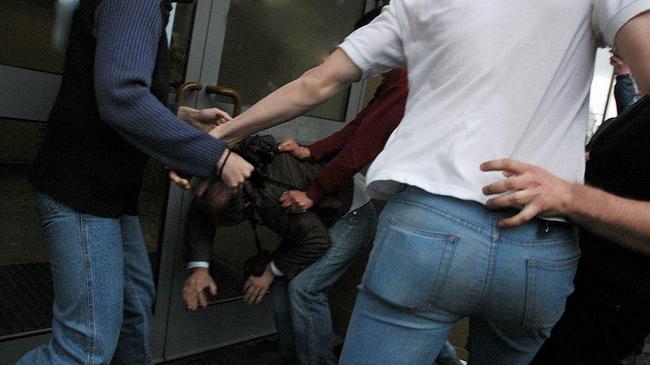 Пятеро задержаны во время массовой разборки в центре Челябинска 
