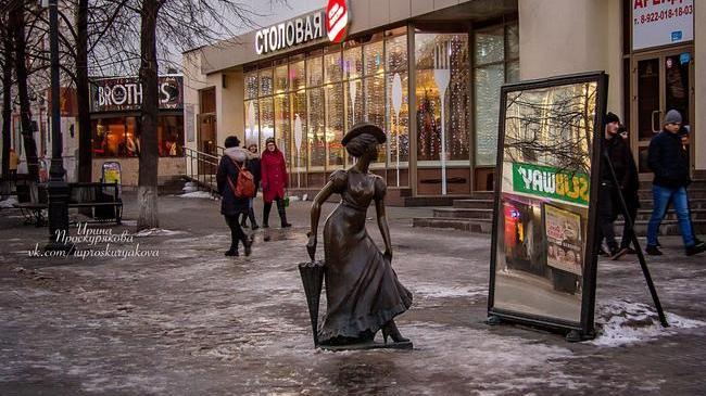 С праздником милые дамы🎁