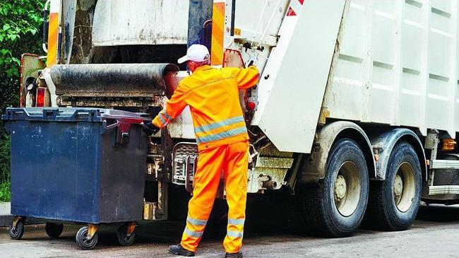 Повышение цен на вывоз мусора возмутило челябинцев