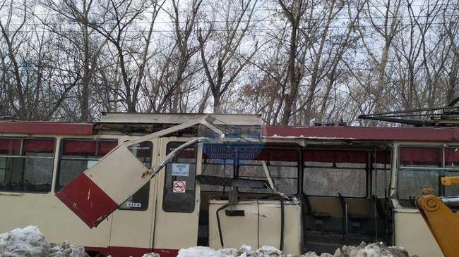 ‼ В Челябинске трамвай разворотило после столкновения с КамАЗом