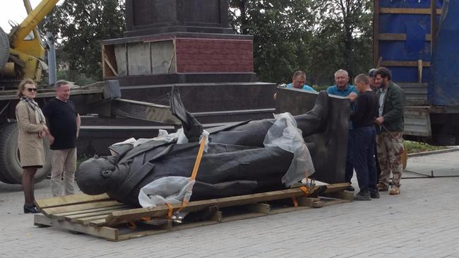 В центре Челябинска начались работы по установке скульптуры Петра Столыпина