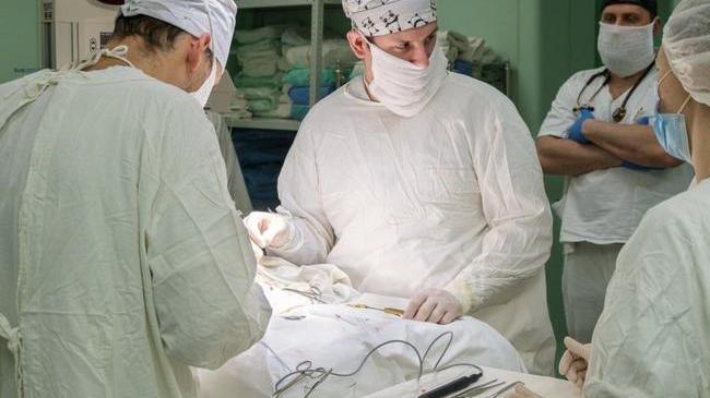 👨‍⚕️ Врачи спасли подростка с повреждённой трахеей