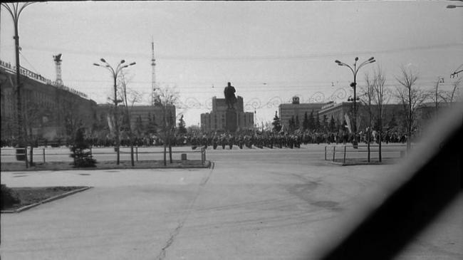 Пленка из архивов Елисеенко В.Г. Майская демонстрация 3 мая 1980 года.