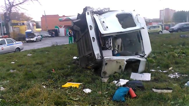 В Челябинске два человека погибли в аварии с машиной скорой помощи