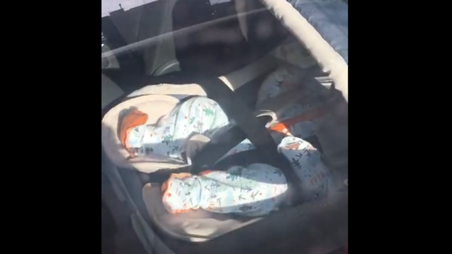 «Пусть орет». На Южном Урале мать оставила младенца в закрытой машине на жаре