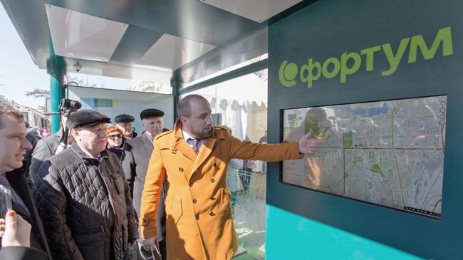 В Челябинске открыли для посетителей первую теплую остановку с wi-fi