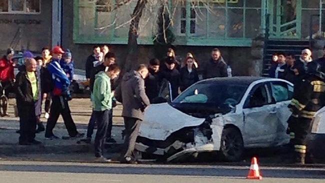 “Одного на скорой увезли”. В Челябинске несколько машин пострадали в ДТП
