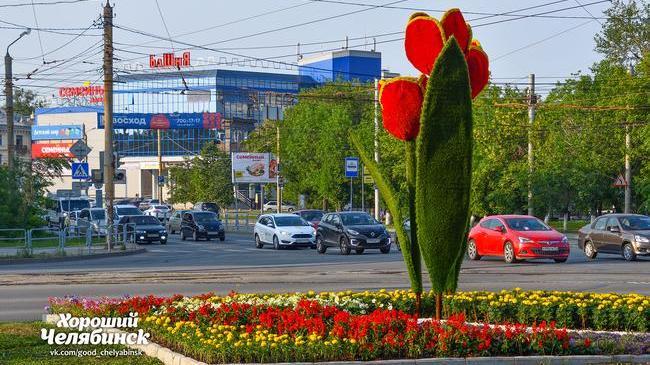 Перекрёсток улиц Горького и 1-й Пятилетки. Красота! 🌷