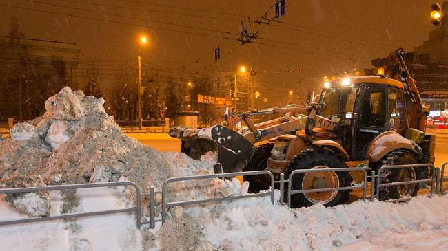 Тефтелев пообещал наказывать за «несанкционированный» вывоз снега