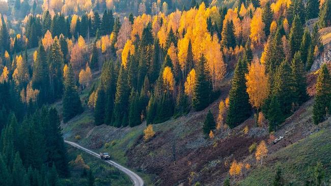 🍂 Осенние склоны Уральских гор. Расскажите, где вы лучше всего чувствуете себя осенью?