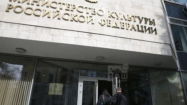🎭 В России ввели новый профессиональный праздник - День артиста