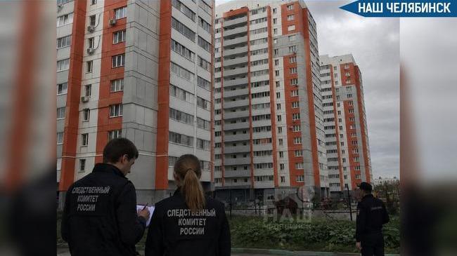 😱 В Парковом из окна многоэтажки выпал человек