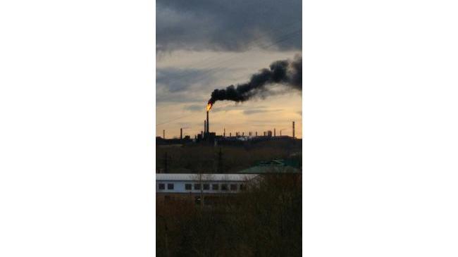 Что происходит?? Вид из окна на завод с Каслинской, 17а... ЧГРЭС, что-то подобное недавно уже было.. или я ошибаюсь?