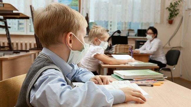 Школы в Челябинской области закрыли на карантин