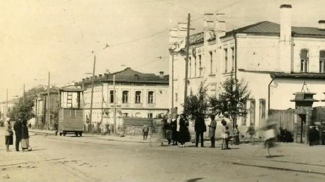 "Челябинск, тогда и сейчас!" Узнаете, что за здание на фото?🏰 Есть догадки, пиши в комментарии👇 