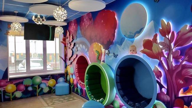 😃Уже видели как выглядят детские поликлиники Тракторозаводского и Калининского районов? Что думаете о новом дизайне?💭