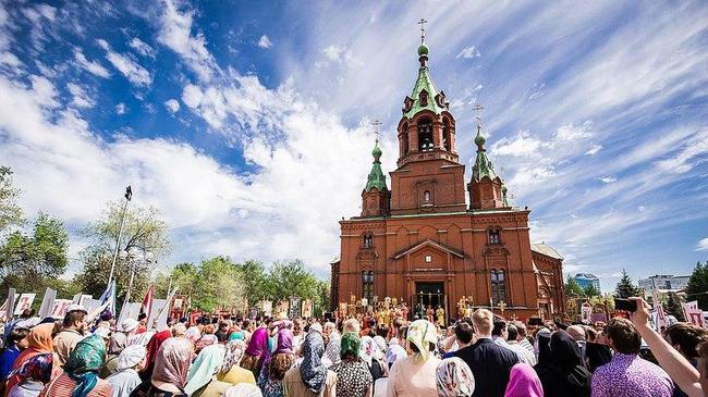 Крестный ход в Челябинске собрал несколько тысяч верующих 