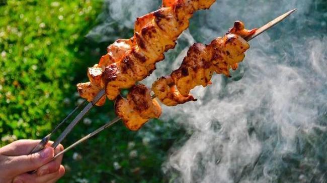 🍖 Неправильные шампуры могут быть опасны для здоровья — Роспотребнадзор