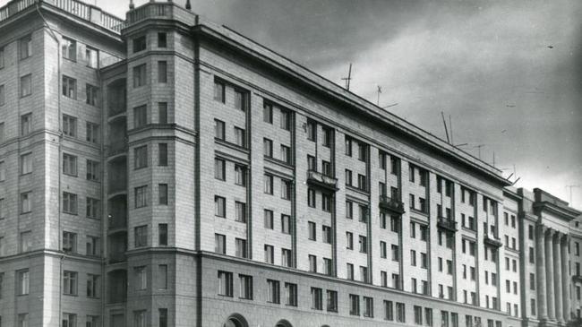 Дом ЮУЖД, 1950 год. Бывали внутри этого здания?