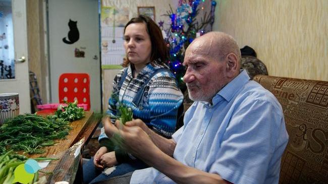 👍 Челябинский завод поможет бездомному дедушке, которого приютила семья с двумя детьми под Новый год