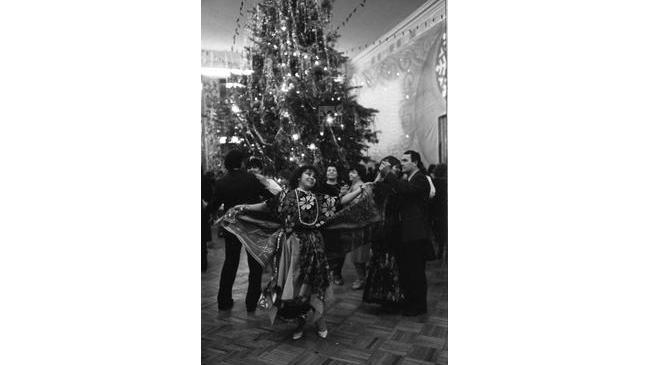 ДК ЖД Новый год. Декабрь 1989 года. Фото М. Петрова