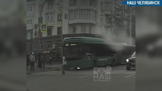 🚌 В центре Челябинска автобус сбил девочку