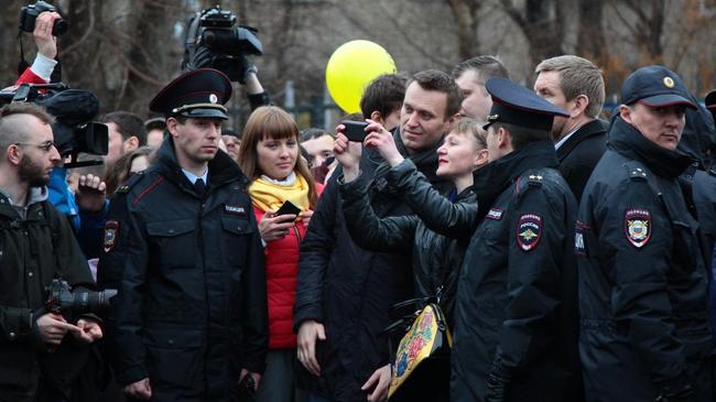 Обзор сообщений прессы о сегодняшнем митинге против Томинского ГОКа и смога и выступления на нем оппозиционера Алексея Навального