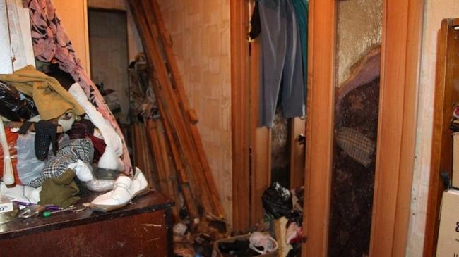 90-летняя челябинка несколько лет забивала квартиру мусором