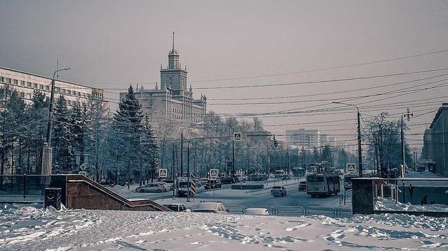📷 Городские зарисовки. Челябинск, ЮУрГУ.